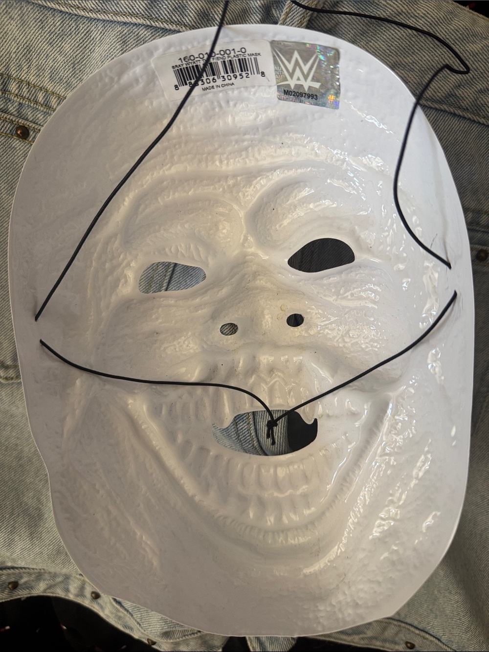 Halloween Horror Smile Mask in White and Pink - Picture 2 of 2